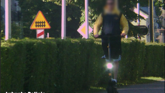 Policjanci wzięli pod lupę użytkowników hulajnóg. Nie obyło się bez wykroczeń