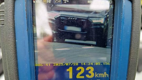 Ponad 120 km/h tam, gdzie można 40. Policja nie miała litości