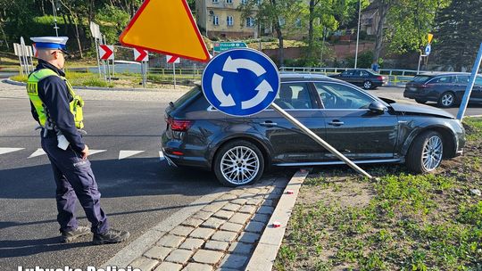 Pościg za skradzionym audi zakończony wypadkiem. 18-latek trafił do aresztu