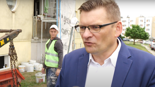 Prace remontowe w budynkach GTBS. Nowe balkony, okna i drzwi