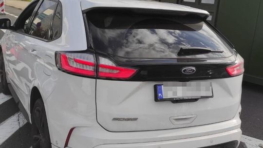 Prowadził skradzione auto, nie miał prawa jazdy i był pod wpływem