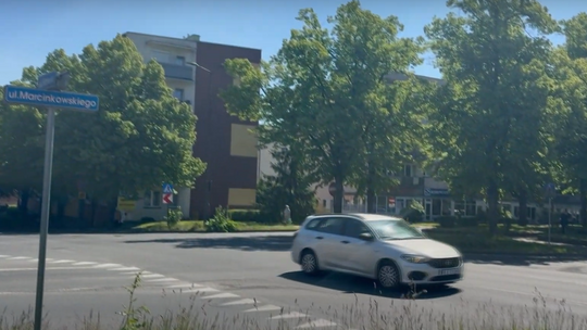 Radny apeluje o remont chodnika i toaletę publiczną na Staszica
