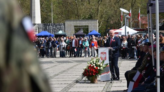 Rodzinny piknik pod „biało-czerwoną”