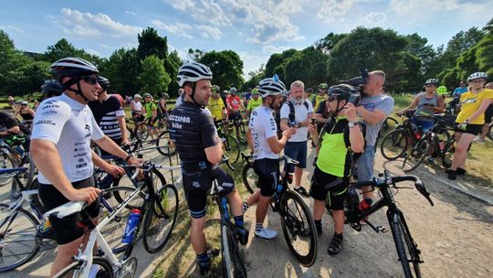 Rowerowy trening z Bartkiem Zmarzlikiem