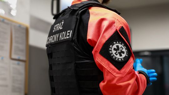 Sekundy miały znaczenie. Funkcjonariusz natychmiast ruszył z pomocą Sekundy miały znaczenie. Funkcjonariusz natychmiast ruszył z pomocą