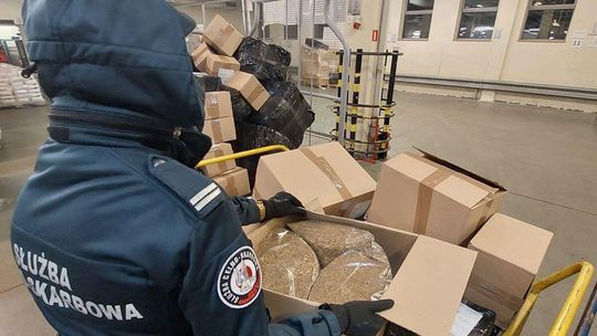 Setki podejrzanych paczek i poważne konsekwencje dla budżetu