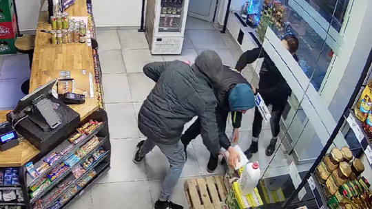 Sklep okradziony w biały dzień. Jest apel o więcej patroli Sklep okradziony w biały dzień. Jest apel o więcej patroli