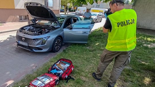 Skradzione w Niemczech, zabezpieczone w Polsce. Peugeot odzyskany przez policję