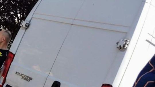 Skradziono busa z całym sprzętem młodego żużlowca