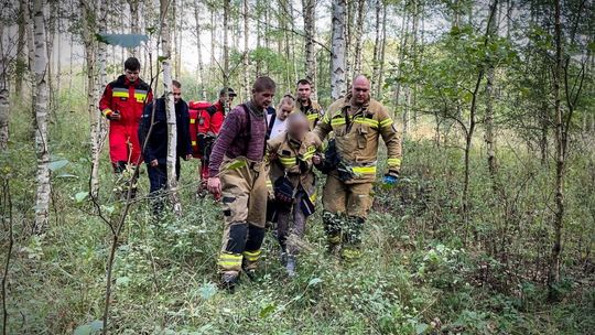 Śmigłowiec odnalazł zaginioną 66-latkę [foto]