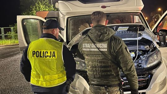 Straż Graniczna zatrzymała kampera. Już podczas kontroli coś się nie zgadzało