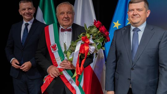 Uroczysta Sesja Rady Miasta. Władysław Komarnicki Honorowym obywatelem (sylwetka)