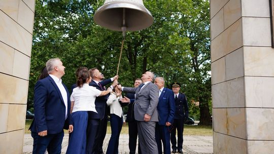 Symboliczne uderzenie w Dzwon Pokoju otworzyło obchody urodzin miasta