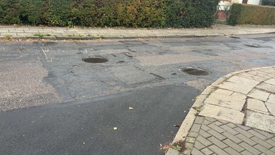 Ta ulica w Gorzowie przypomina ser szwajcarski. Mieszkańcy mają dość i proszą o pomoc