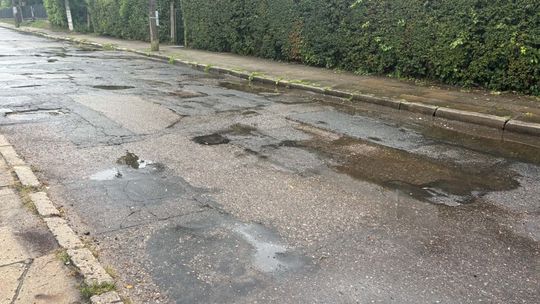 Ta ulica w Gorzowie woła o remont. Po deszczu problem widać jeszcze bardziej
