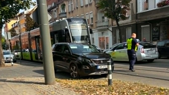 Tak wygląda parkowanie bez wyobraźni. W Gorzowie wszystko stanęło
