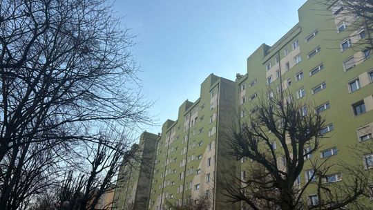 Takie plakaty pojawiły się na klatkach. Mieszkańcy powinni je przeczytać
