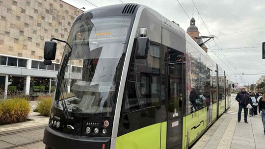 Tramwaj z niespodzianką na torach Gorzowa. To niecodzienna akcja z Poznania Tramwaj z niespodzianką na torach Gorzowa. To niecodzienna akcja z Poznania