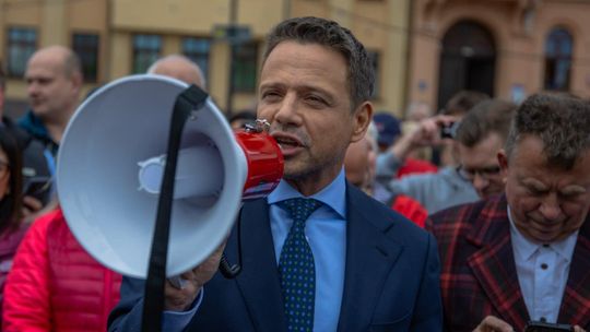 Trzaskowski przed Nawrockim w sondażu. II tura będzie wyjątkowo wyrównana