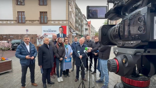Trzaskowski wygrywa pierwszą turę, rusza kampania