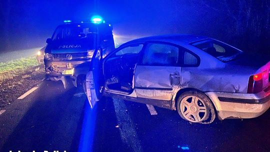 Uciekał przed policją i staranował radiowozy. Trafił do aresztu