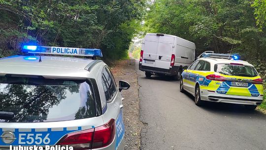 Uciekał przez granicę i nie reagował na sygnały – finał na skarpie