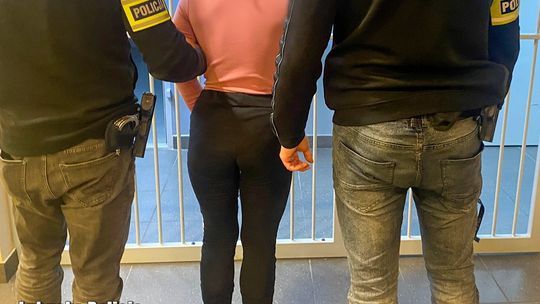 Uszkodzenie mienia i błyskawiczna reakcja służb. Sprawczyni zatrzymana Uszkodzenie mienia i błyskawiczna reakcja służb. Sprawczyni zatrzymana