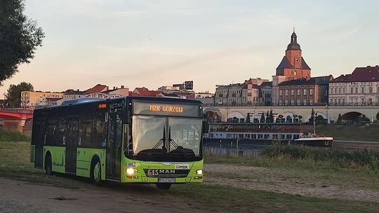 Utrudnienia dla mieszkańców. W niedzielę Stal walczy o złoto!