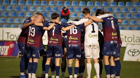 Warta jedzie na teren legendarnego klubu