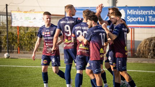 Warta przed derbowym starciem