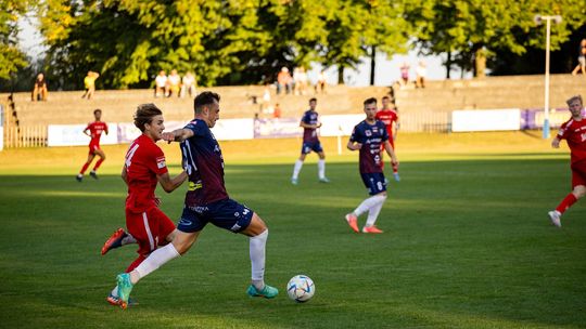 Warta przegrywa małe derby województwa