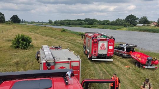 Wędkarski sprzęt leżał nad brzegiem, właściciela nie było. Ruszyła pilna akcja