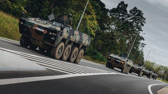 Wojsko na drogach do końca września. Zasady dla kierowców