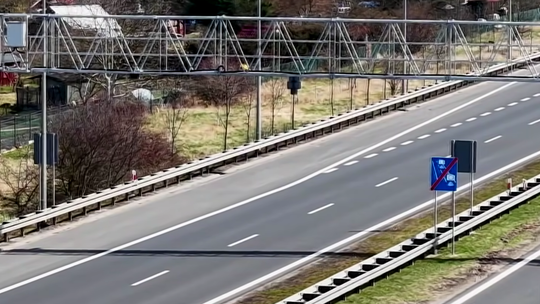 Wystarczy kilka kilometrów za dużo. Kierowcy na S3 muszą uważać