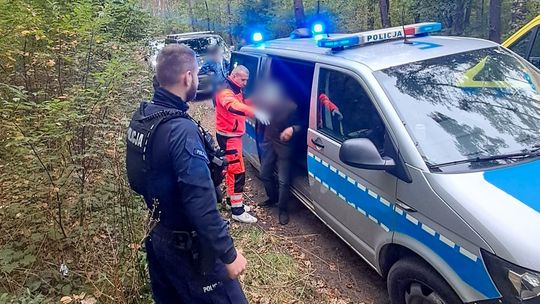 Zaginął podczas grzybobrania. Policja i strażacy odnaleźli 84-latka