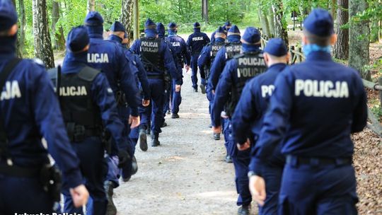 Zagubiła się w lesie w trakcie grzybobrania, z pomocą ruszyli Policjanci