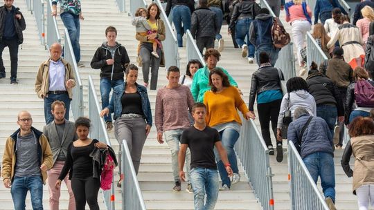 Zapaść demograficzna w Polsce. Znowu jest nas mniej Zapaść demograficzna w Polsce. Znowu jest nas mniej