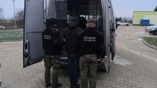 Zatrzymanie cudzoziemca przy dworcu w Gorzowie. Nie miał prawa przebywać w Polsce