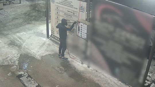 Zatrzymanie po analizie monitoringu. Mężczyzna usłyszał zarzuty
