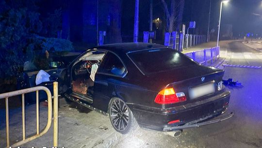 Zobaczył radiowóz i zaczął uciekać. Finał tej jazdy był dramatyczny