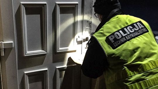 Zostawiasz dom na czas urlopu? Policja ostrzega przed włamaniami