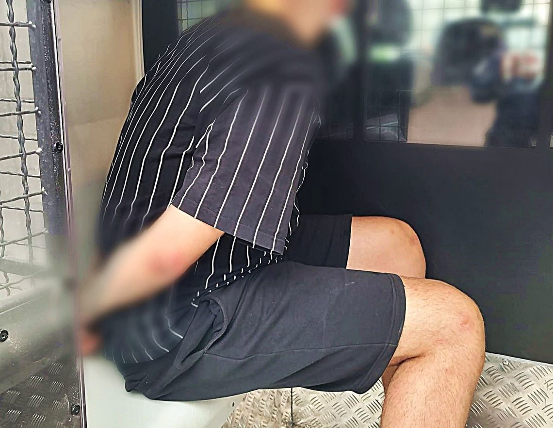 27-latek został zatrzymany po pościgu. Zatrzymali ich przechodnie i policjant po służbie.