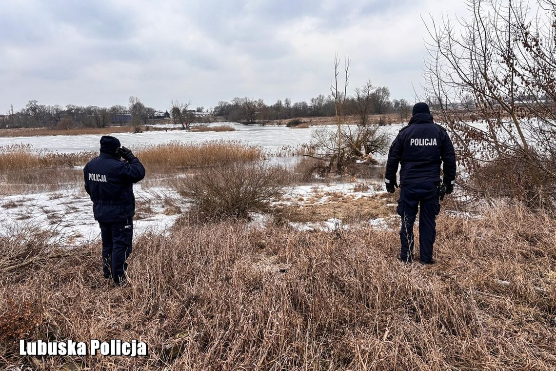 Akcja w Gorzowie trwa od niedzieli. Nowe ustalenia i sprzęt na zamarzniętej rzece Akcja w Gorzowie trwa od niedzieli. Nowe ustalenia i sprzęt na zamarzniętej rzece