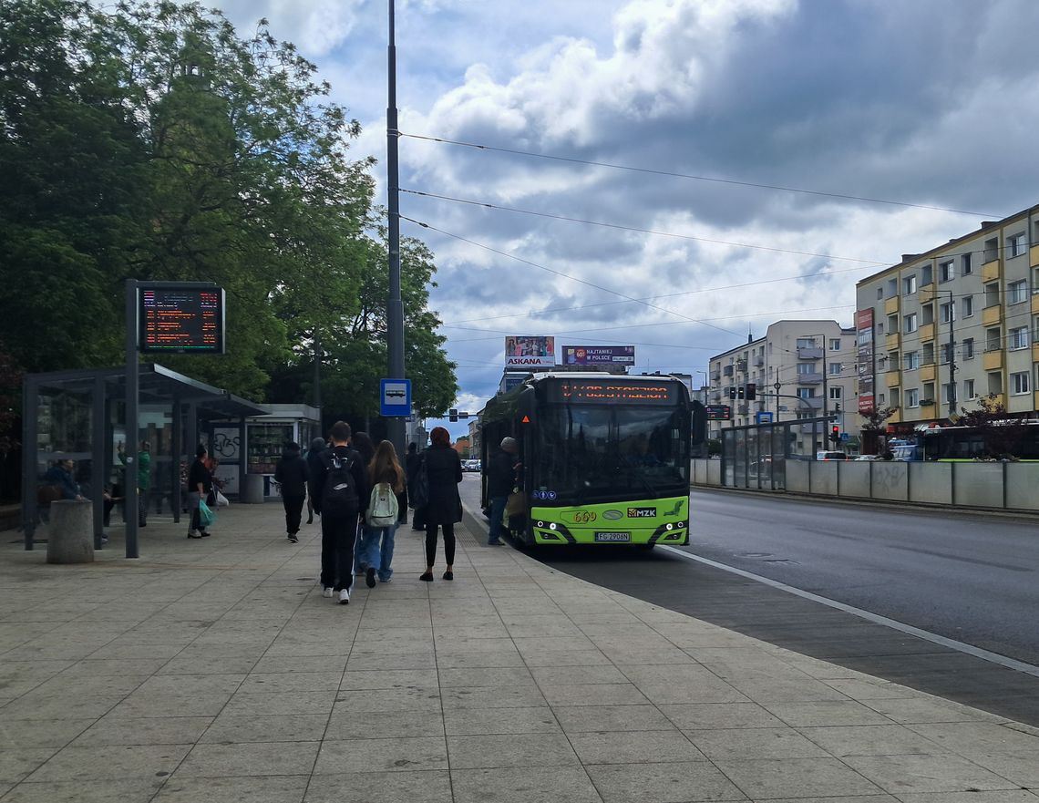 Autobusy i tramwaje inaczej pojadą. Powodem bieg uliczny