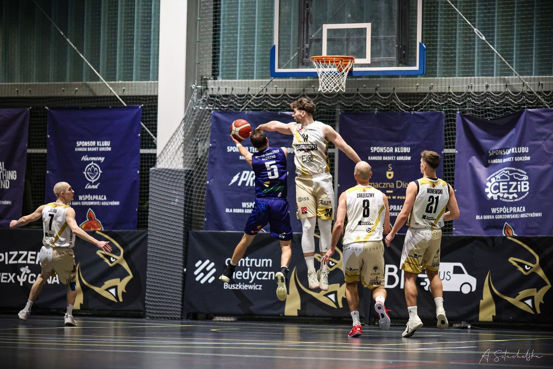 Bolesna porażka Kangoo Basket na własnym parkiecie