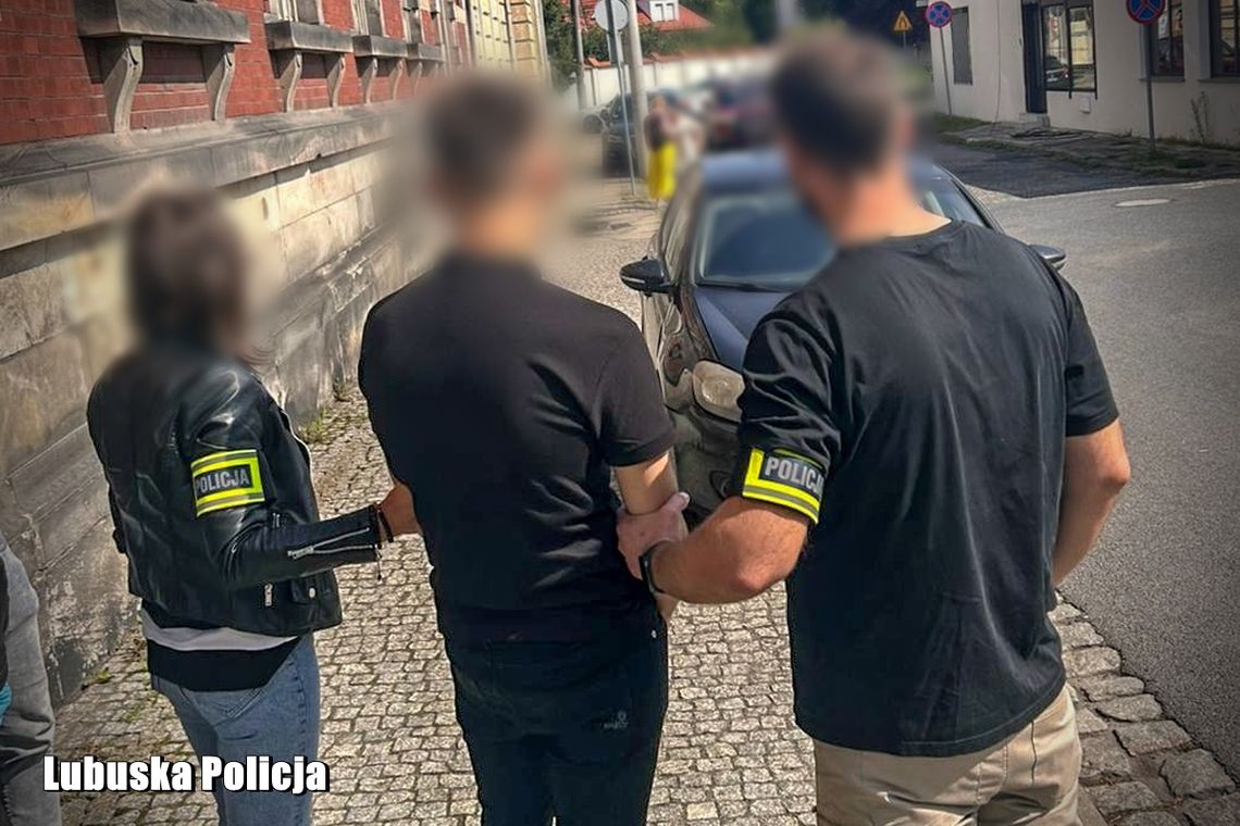 Chciał wyłudzić 40 tysięcy złotych. Policja zatrzymała 23-latka