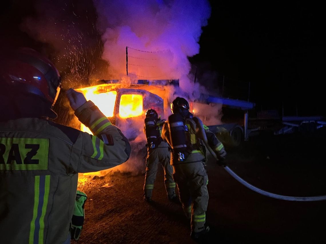 Ciężarówka w ogniu. Strażacy szybko opanowali sytuację