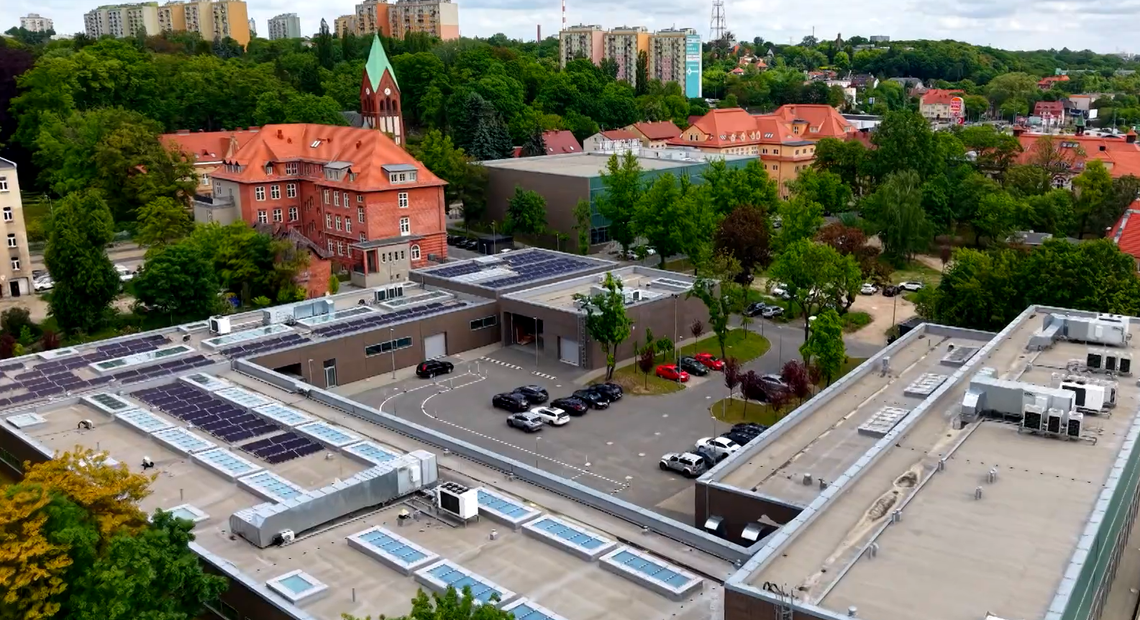 Co pokazała ankieta w CEZiB? Pracownicy ocenili szkołę