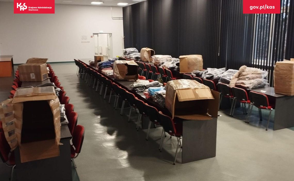 Co wykryli funkcjonariusze w paczkach i na bazarze? Zaskakujące wyniki kontroli