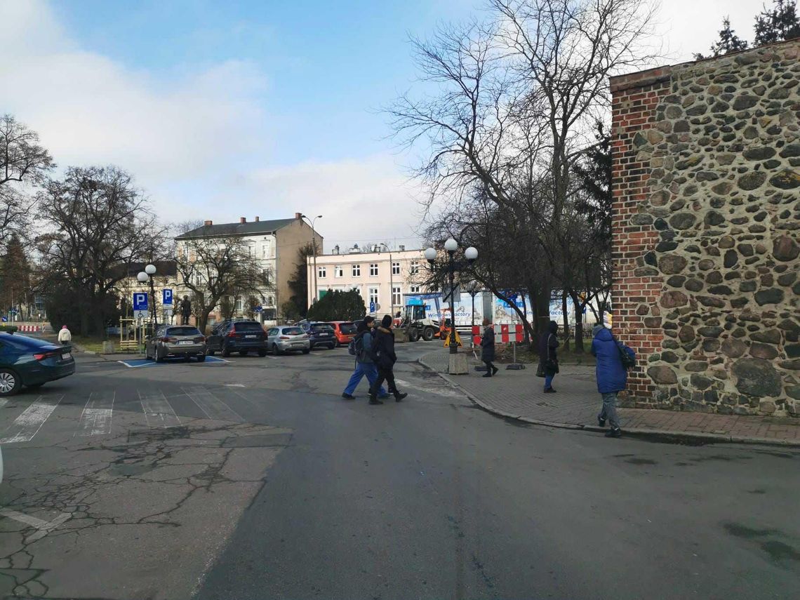 Czytelnik alarmuje: zatarte pasy w centrum Gorzowa mogą zagrażać pieszym Czytelnik alarmuje: zatarte pasy w centrum Gorzowa mogą zagrażać pieszym